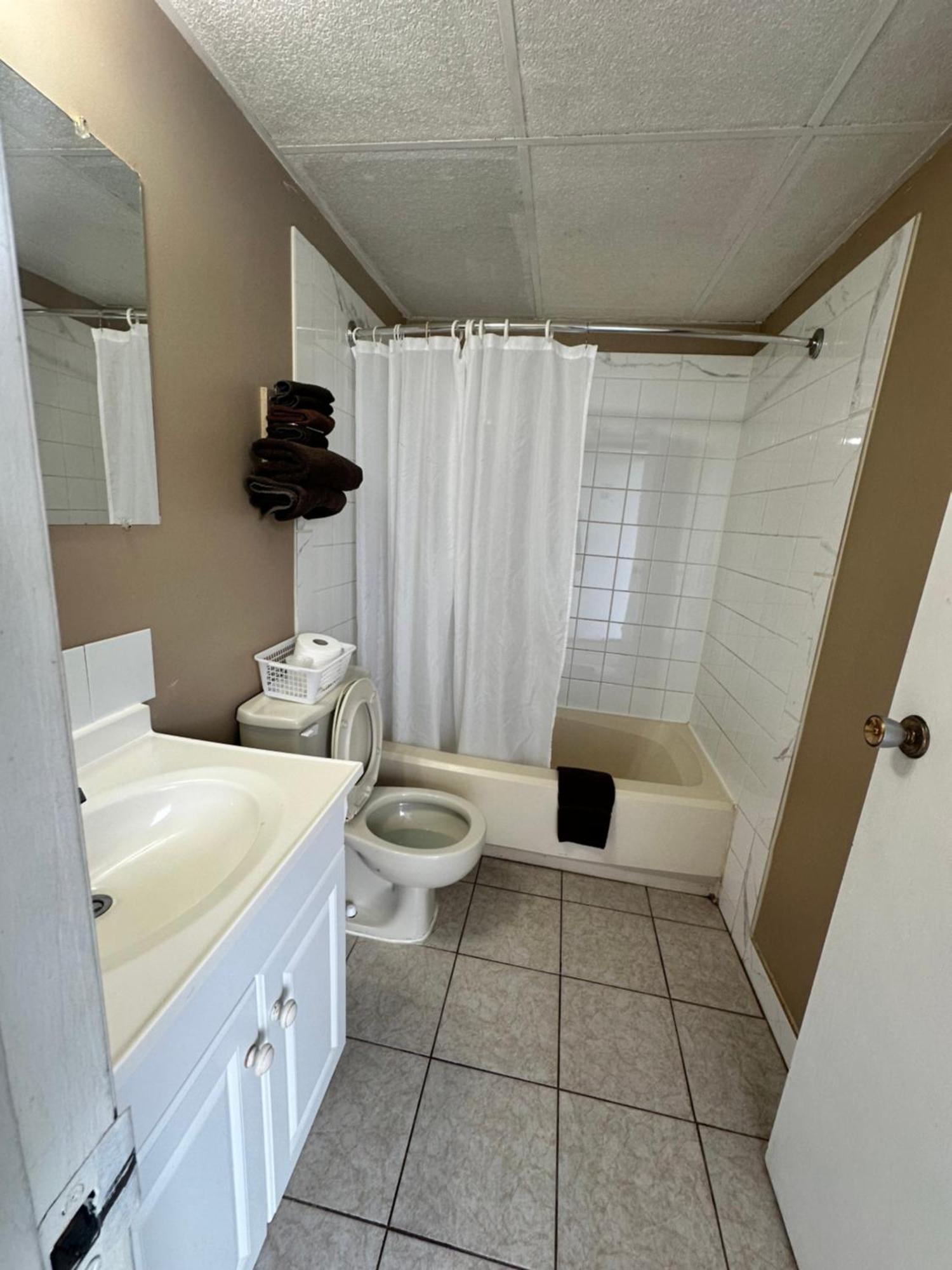 Voyageur Motel Rocky Mountain House Δωμάτιο φωτογραφία